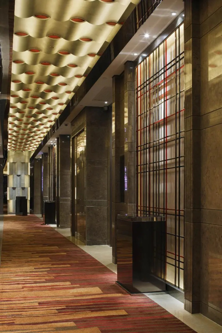 Photo - Royal Plaza Hotel