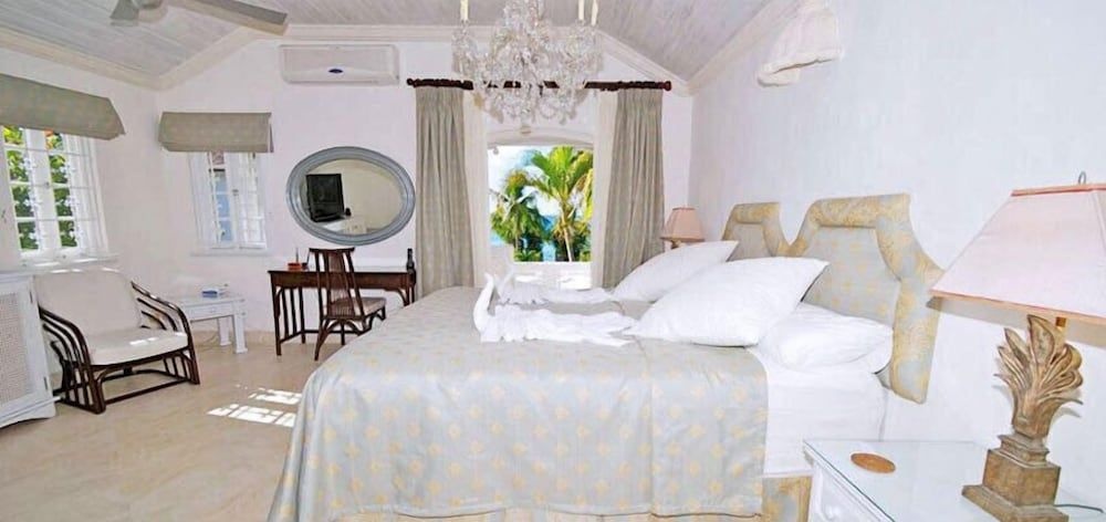 Emerald Beach 4 - Villa Plumbago