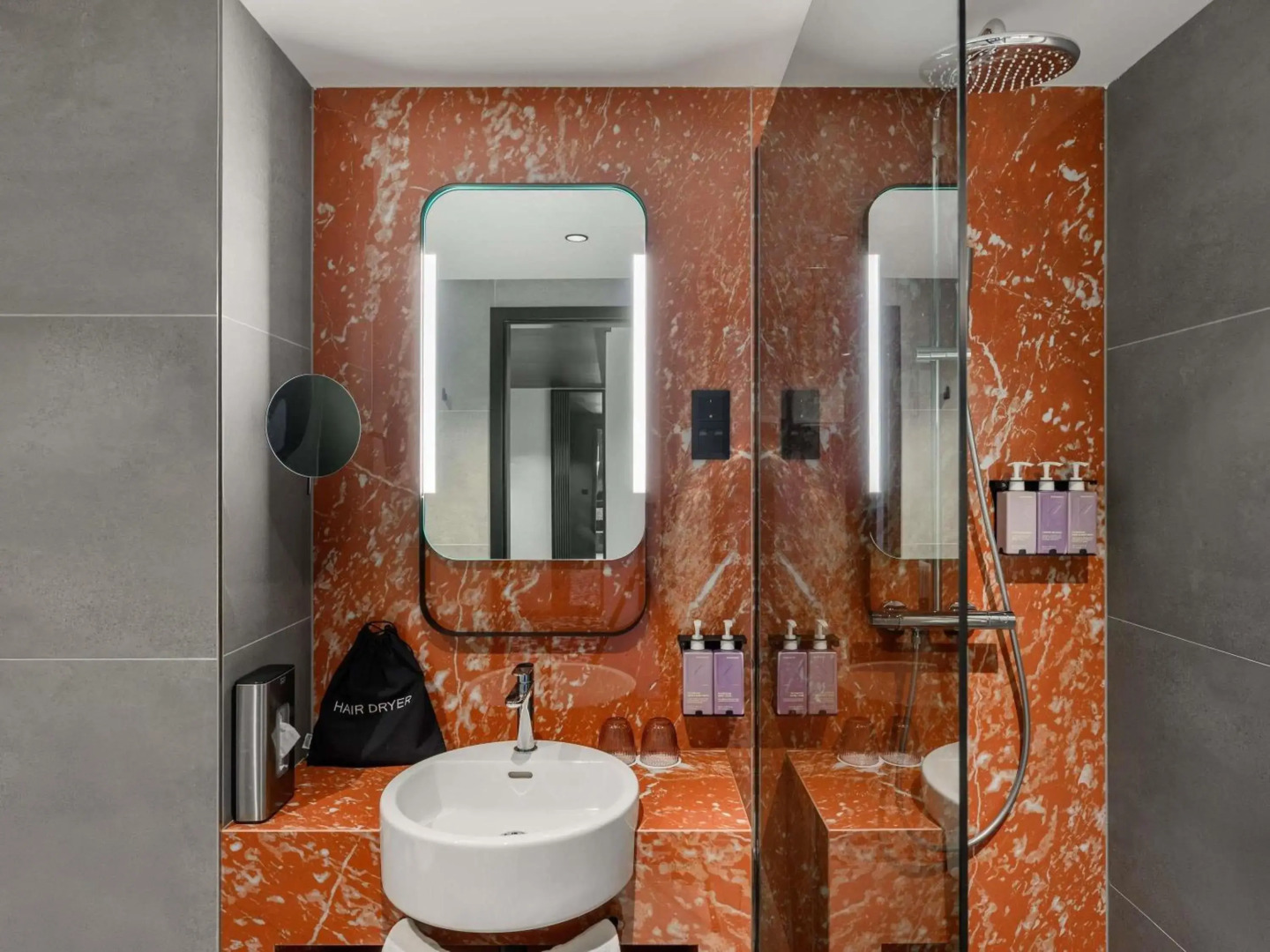 Foto - TRIBE Budapest Airport