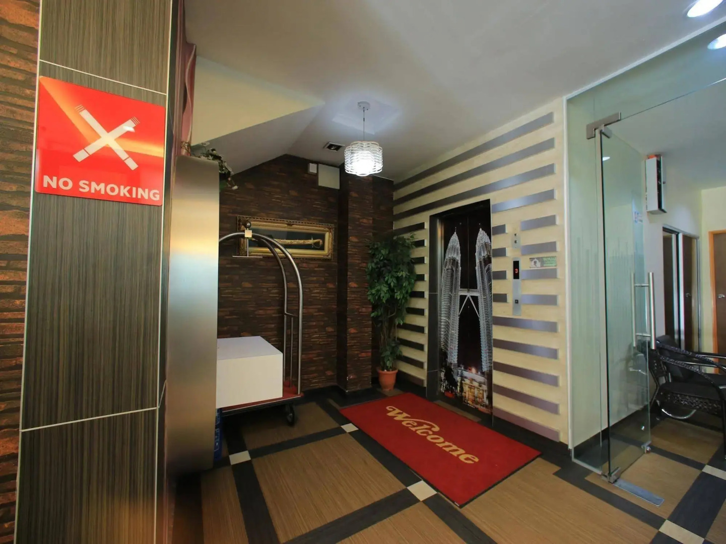 Photo - Safari Hotel