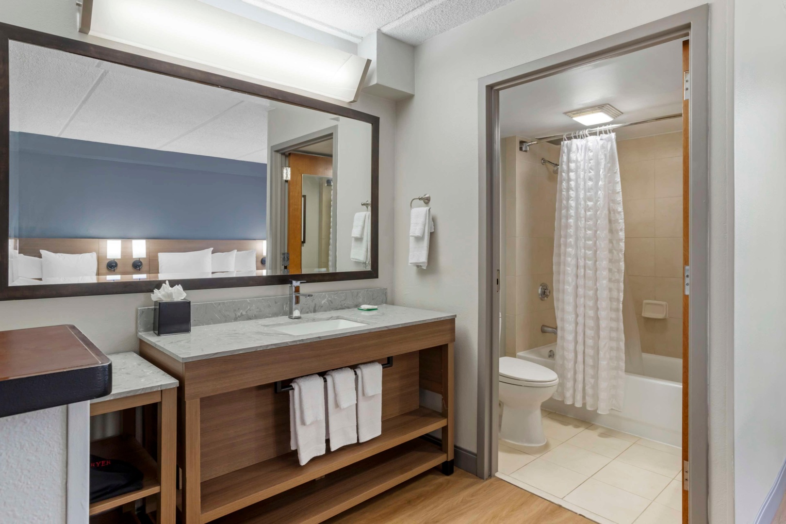 Photo - The IAH Houston Hotel