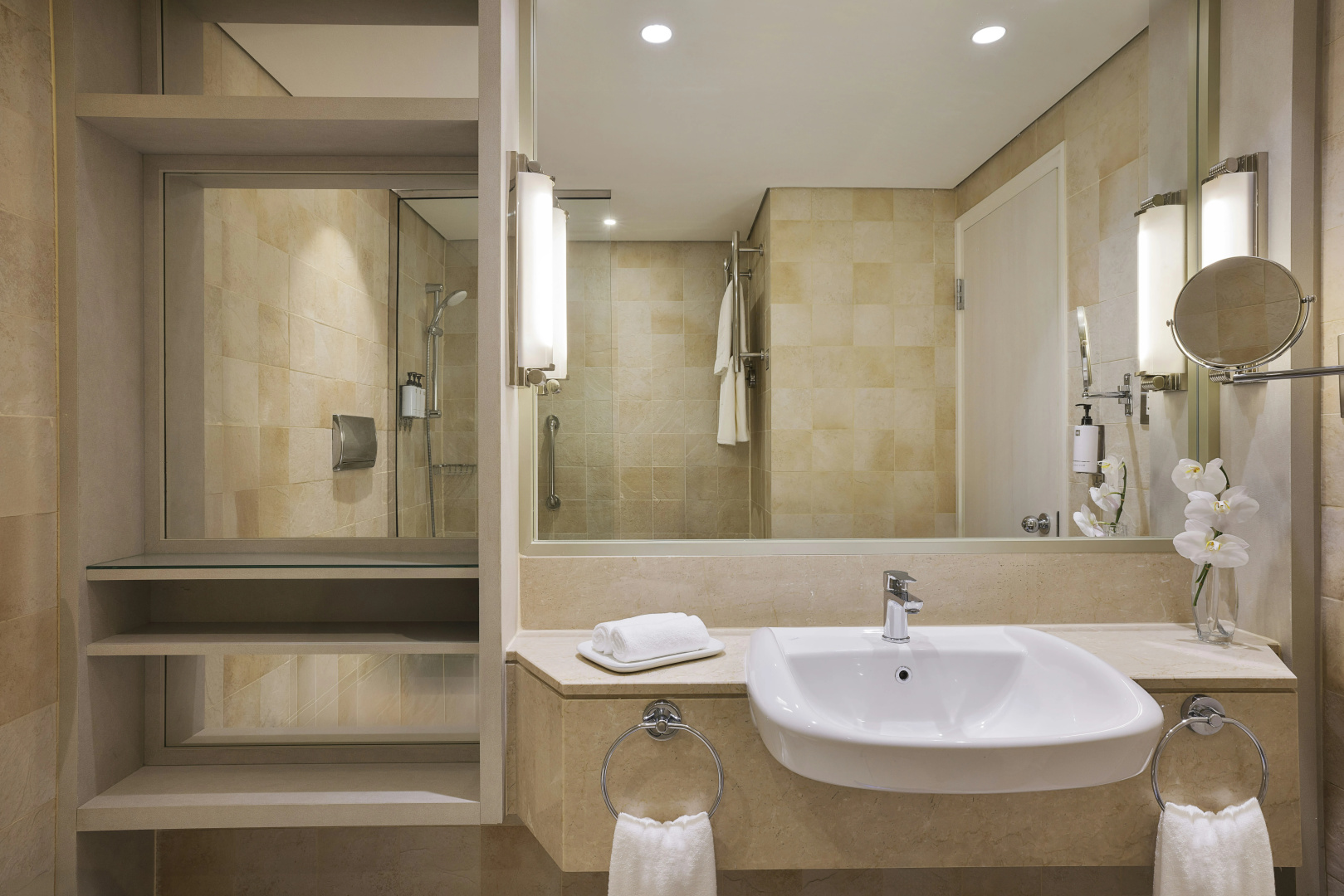 Foto - Beach Rotana Hotel