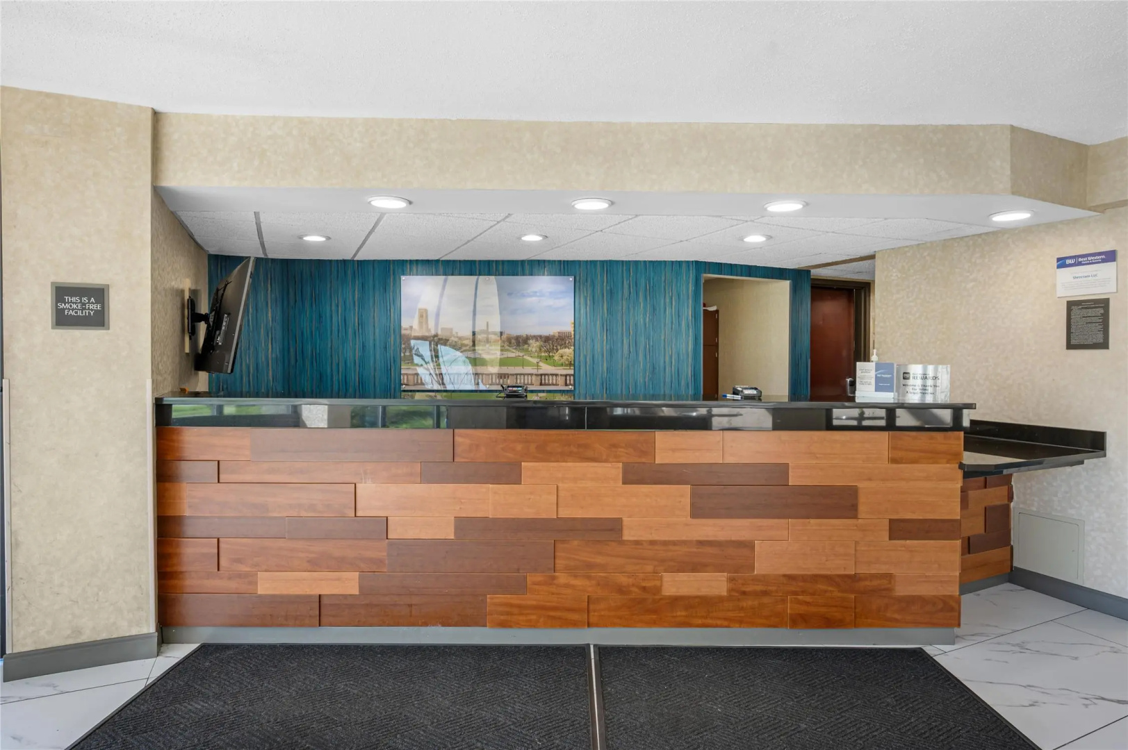 Photo - Best Western Plus Indianapolis North At Pyramids