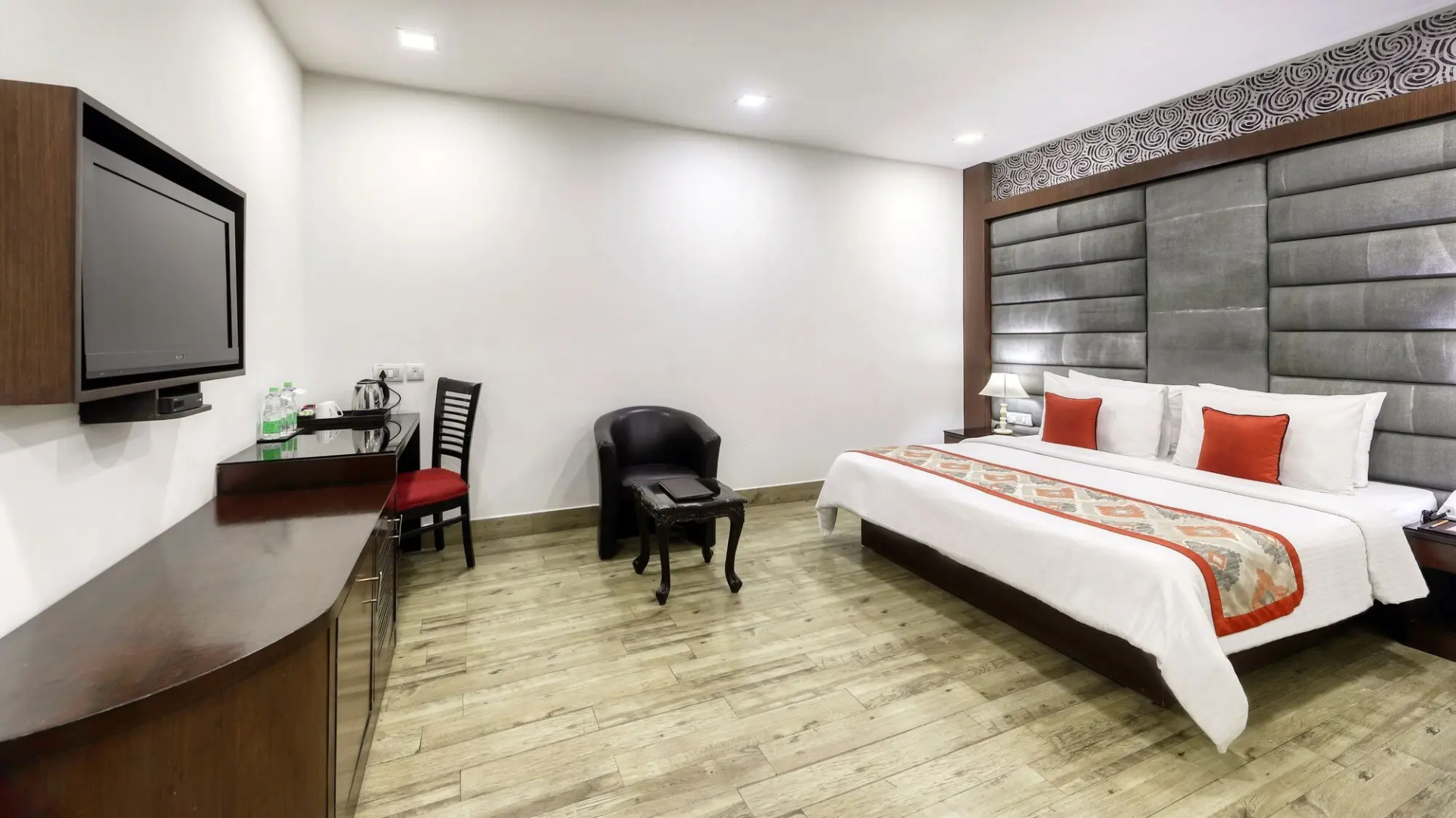 Photo - Taurus Sarovar Portico