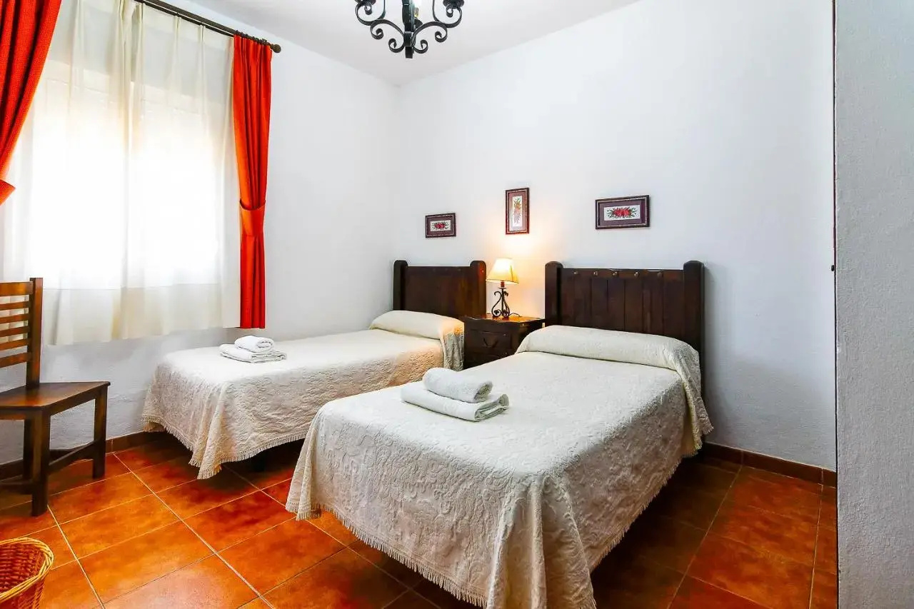 Photo - Villas Dehesa Roche Viejo