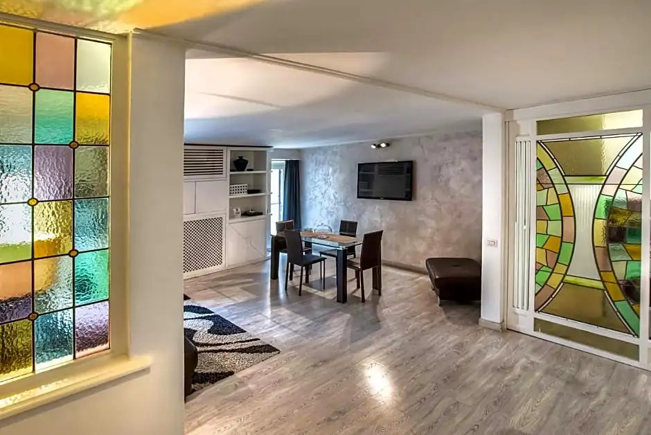 Photo - Black And White Suite