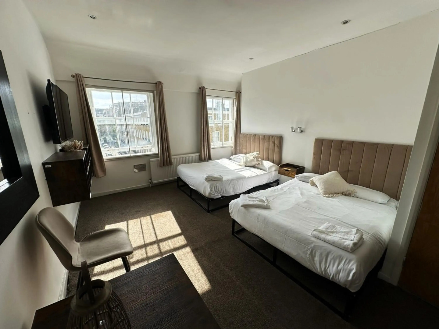 Photo - Somerset Hotel Baker Street London