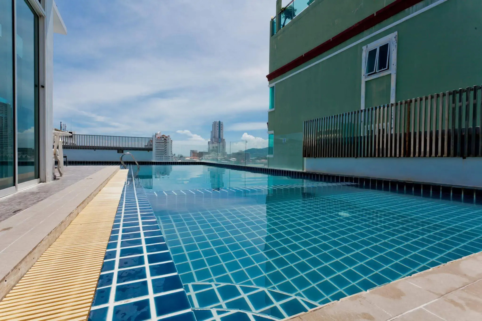 Photo - Hallo Patong Hotel