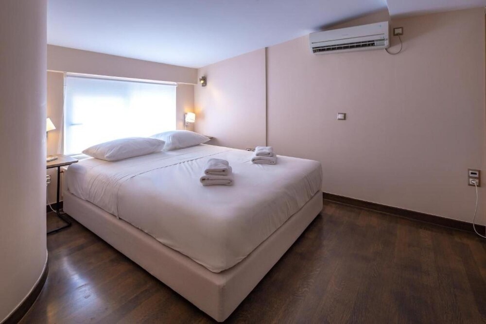 Solon - Deluxe City Center Apartment