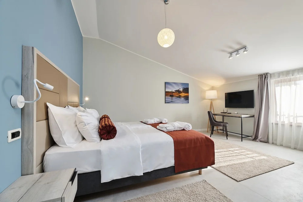 Photo - Al Porto Suites - NEW!