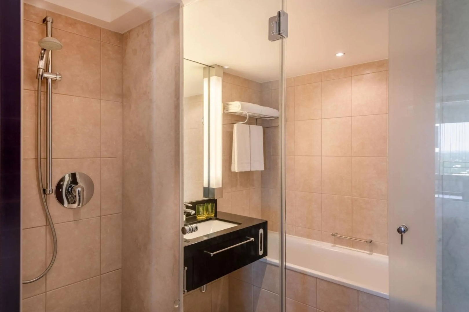 Photo - Four Points by Sheraton Munich Arabellapark