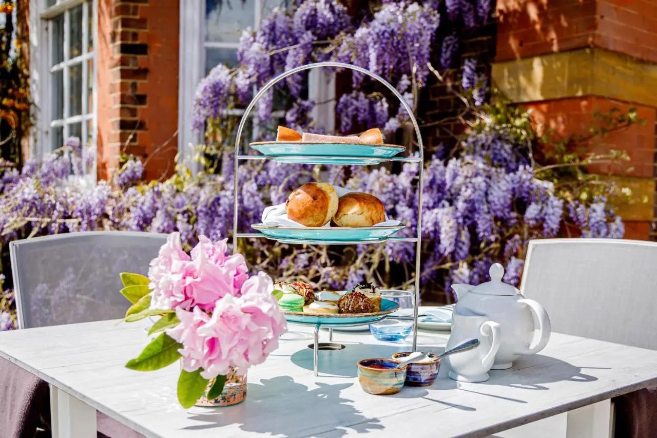 Photo - Barnett Hill - Luxury Hotel