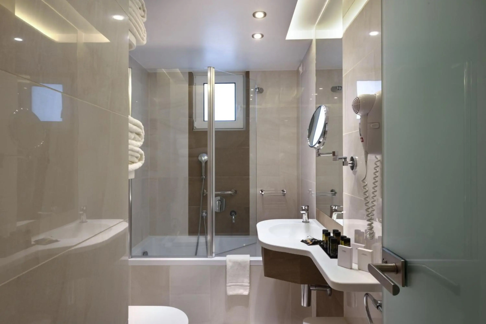 Foto - Titania Hotel