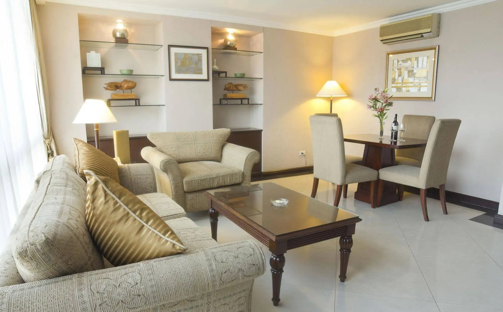 Foto - Herald Suites Solana