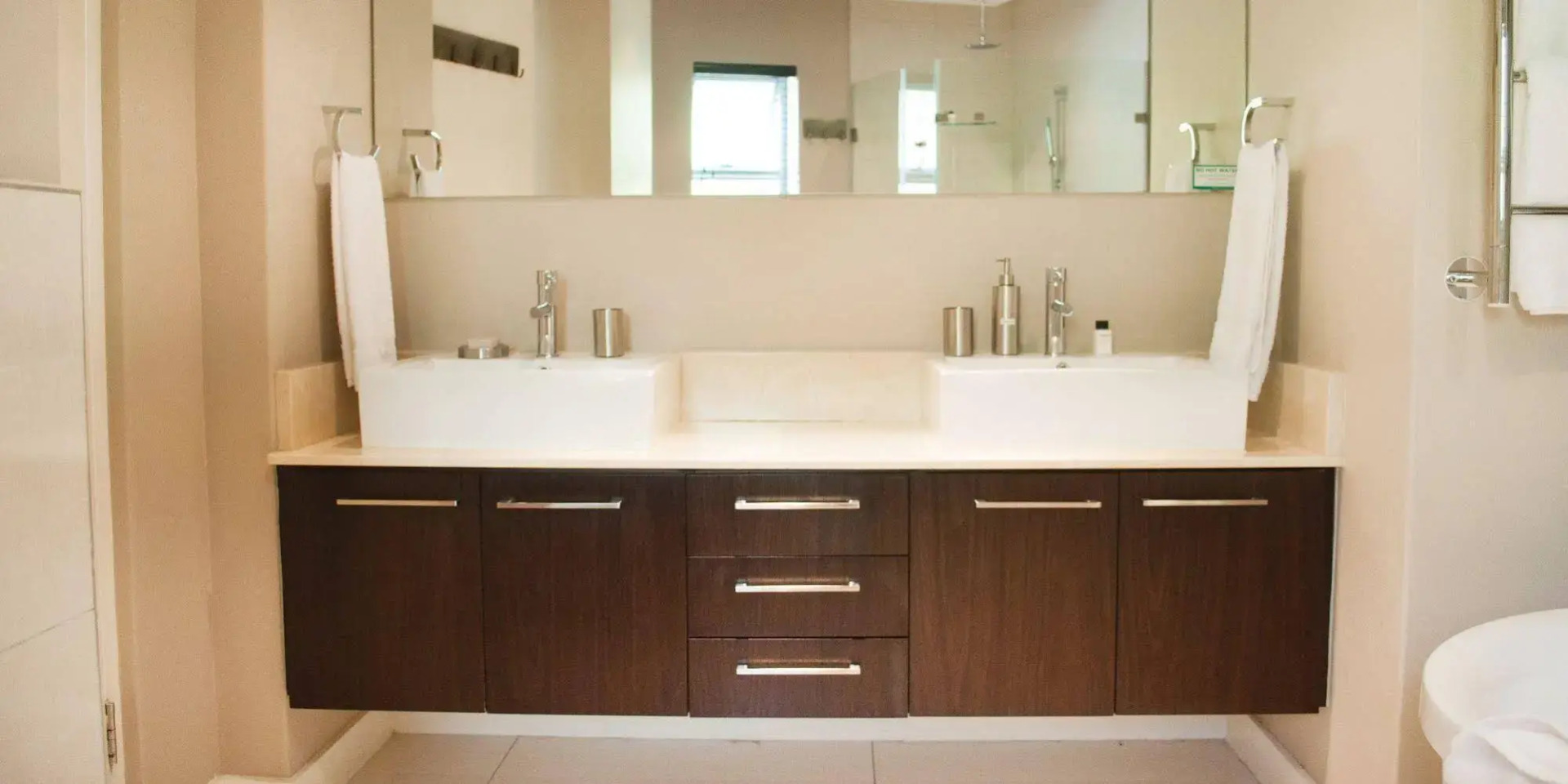 Photo - The Crystal Apartments