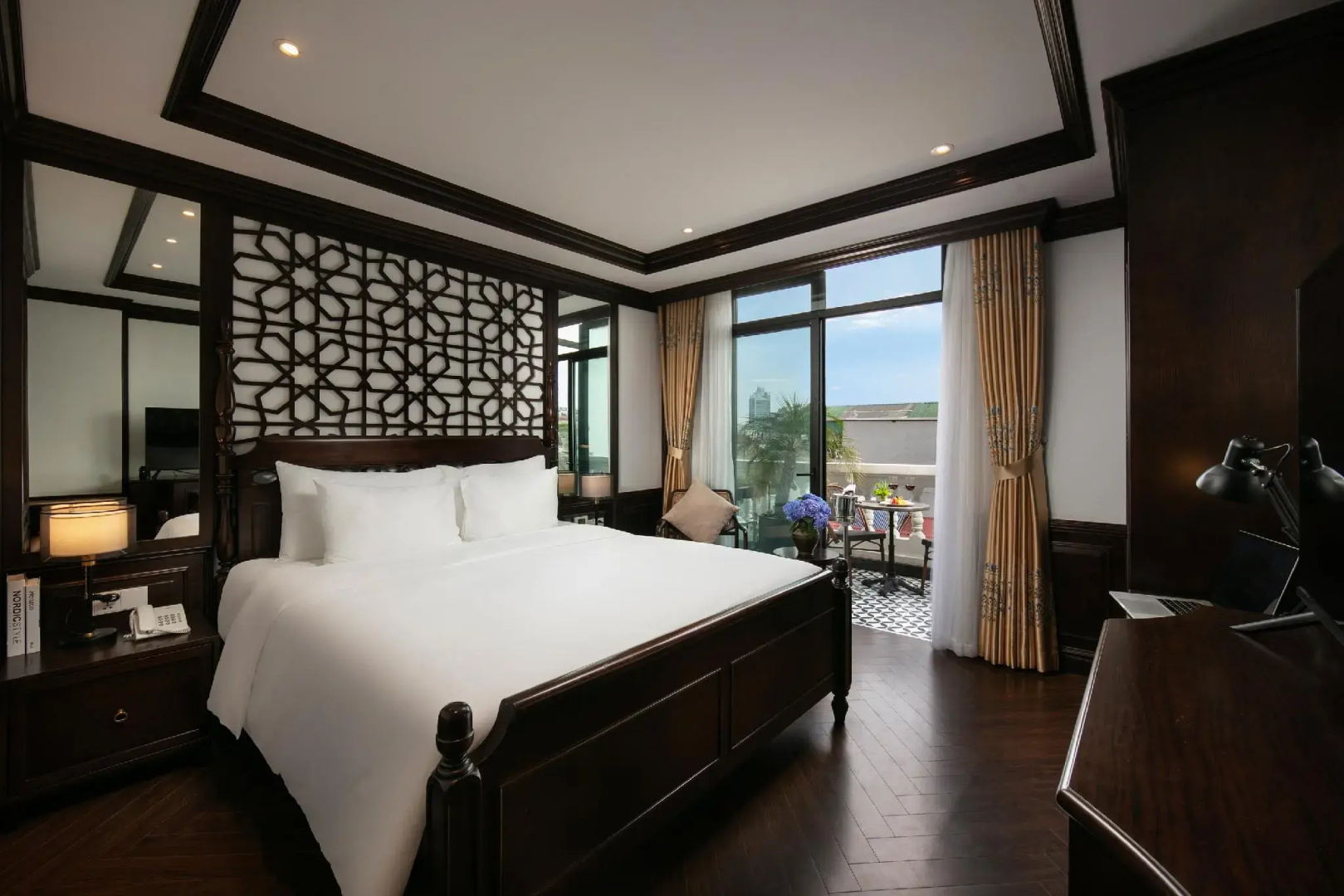 Photo - May de Ville Crown Hotel