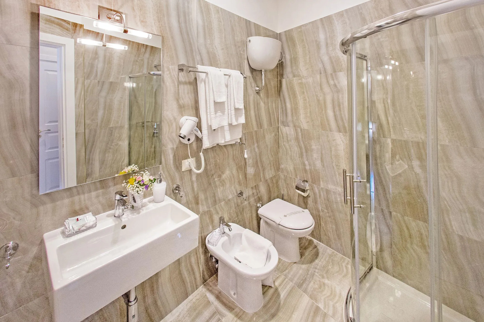 Photo - NeapolitanTrips Hotel