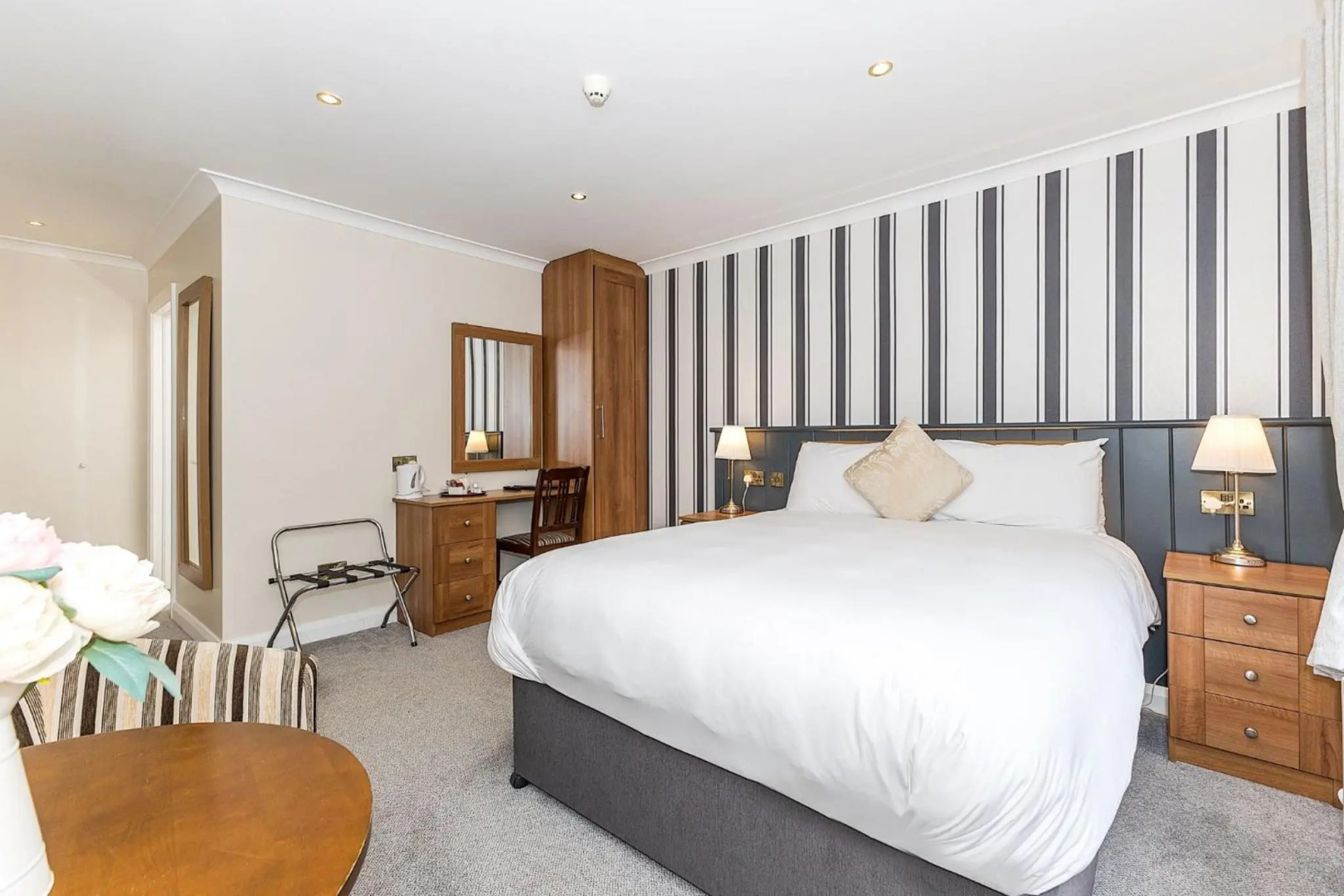 Photo - Hillview House