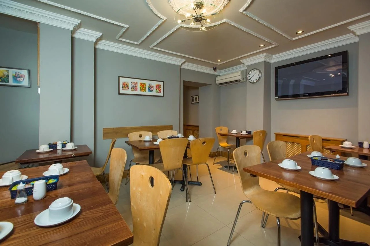 Photo - Brit Hotels Earls Court