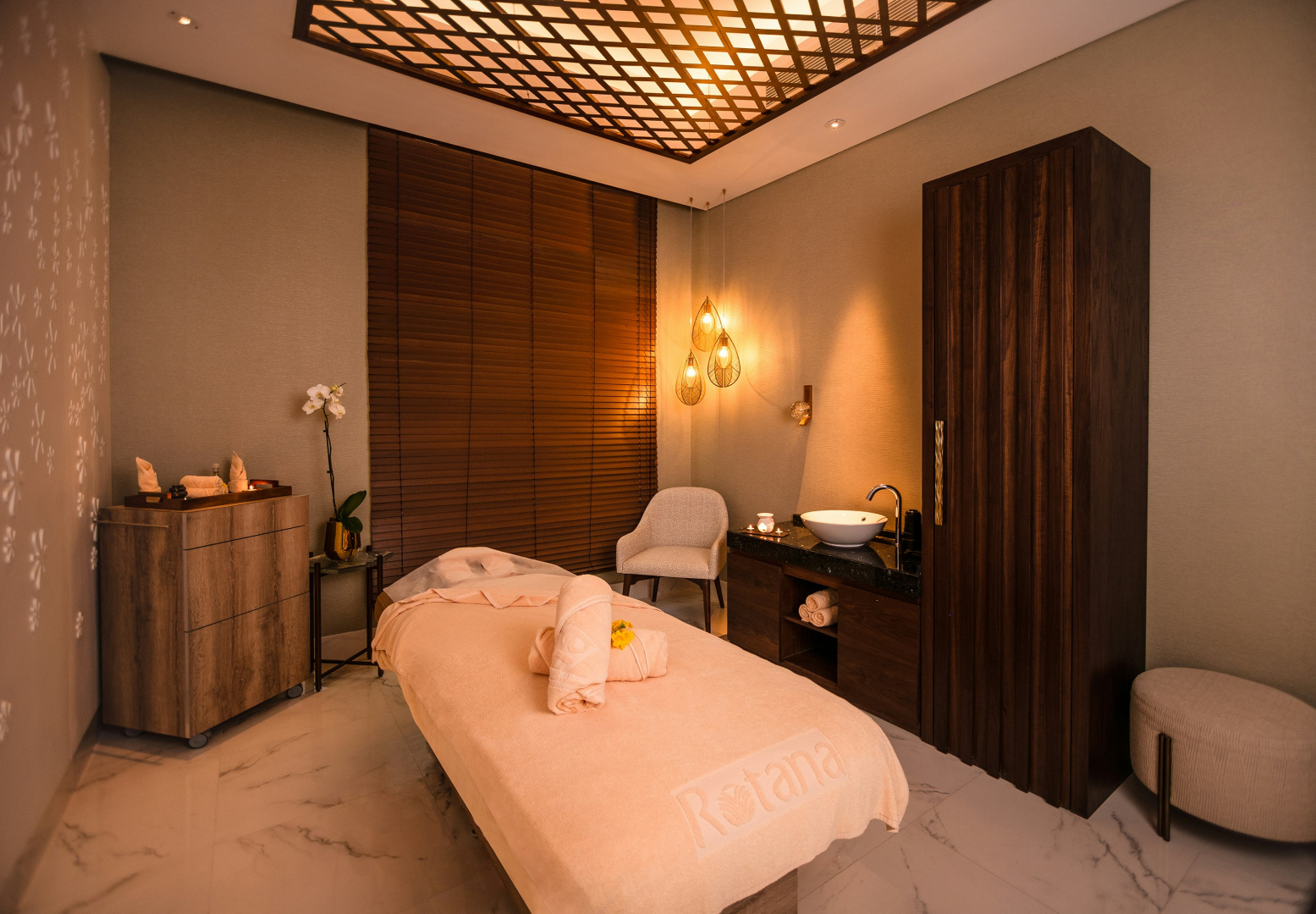Photo - Al Jaddaf Rotana Suite Hotel