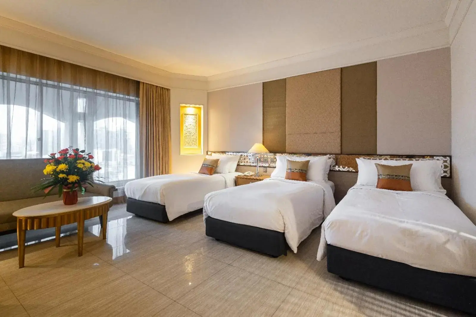 Photo - Indra Regent Hotel