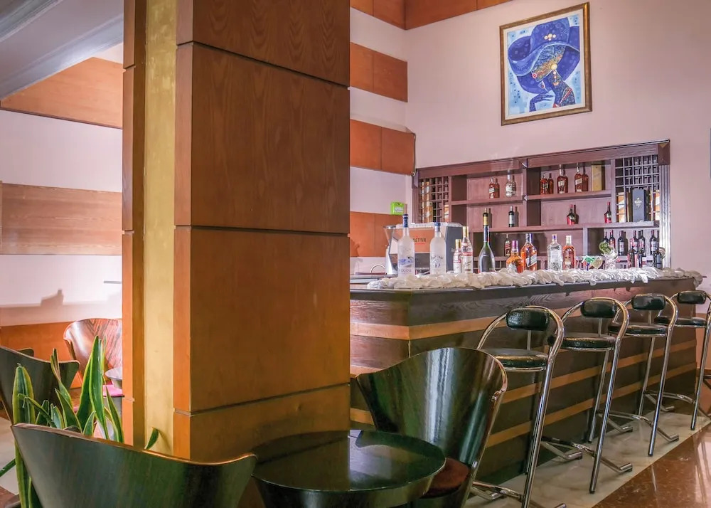 Foto - Tirar International Hotel