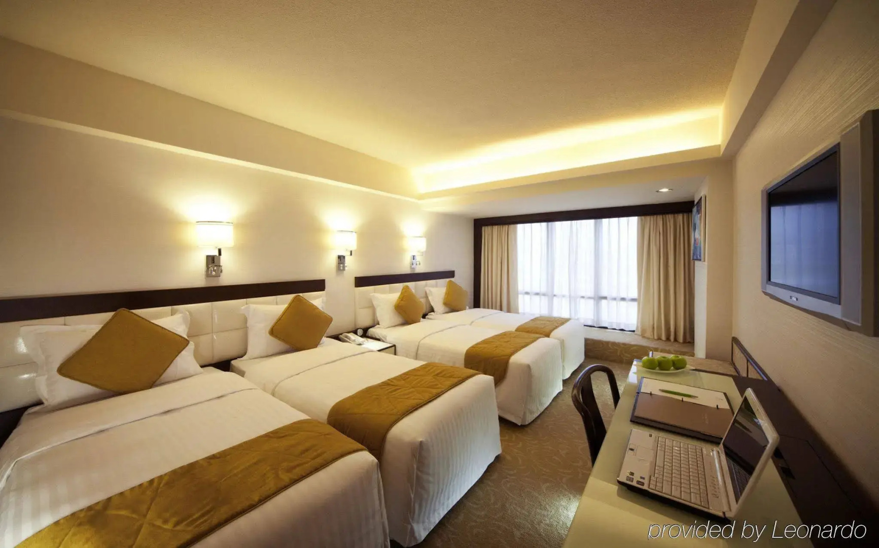 Photo - Regal Oriental Hotel