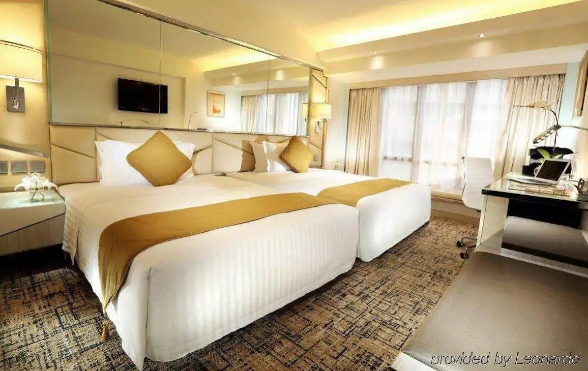 Photo - Regal Oriental Hotel