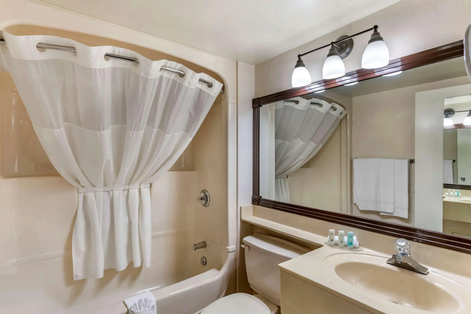 Photo - Quality Inn and Suites Montreal East