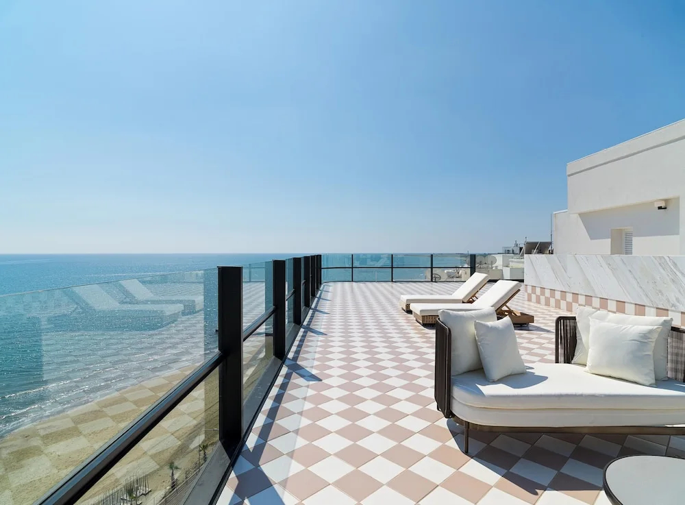 Photo - LIV Mackenzie Beach Suites Larnaca ADULTS ONLY