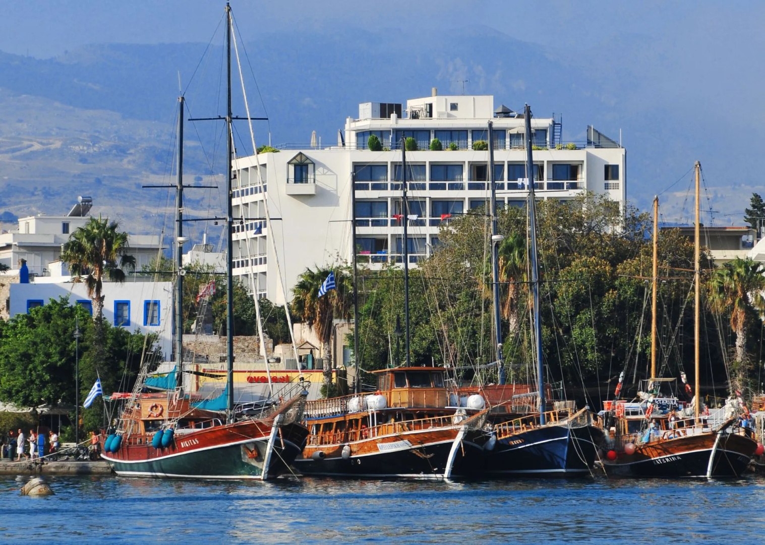 Photo - Alexandra Hotel