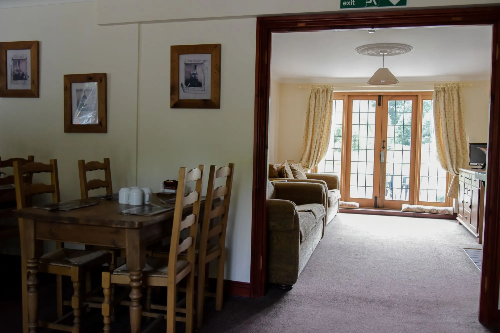 Photo - Little Foxes Hotel & Gatwick Airport Parking