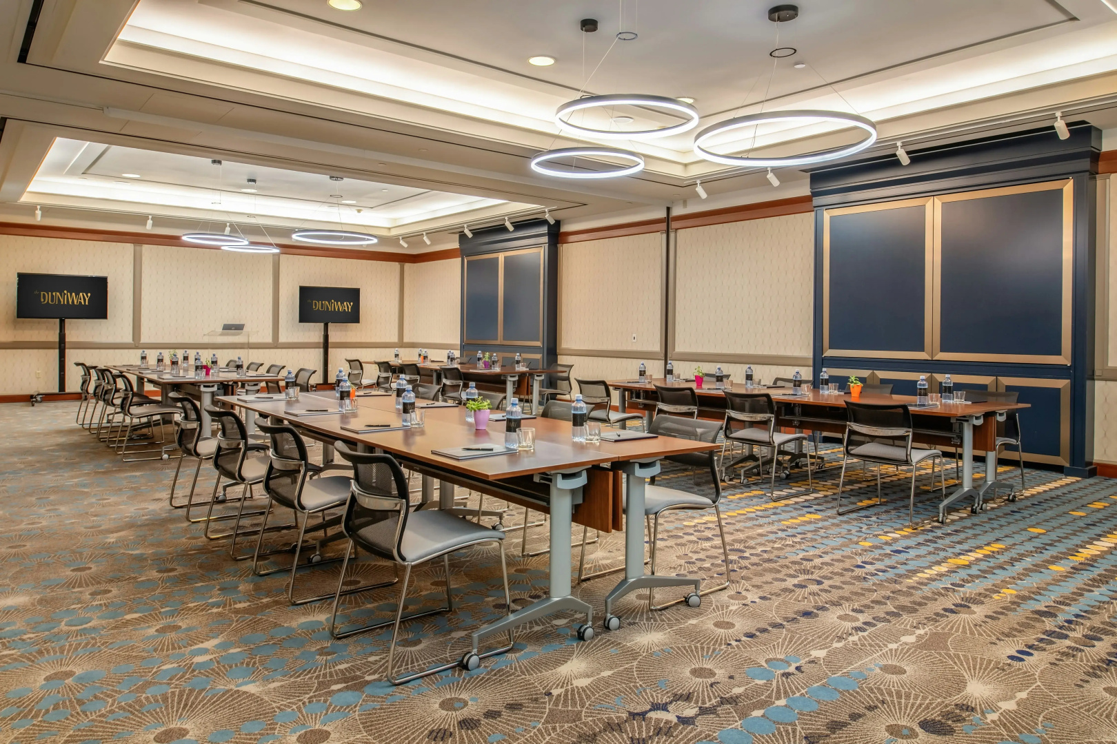 Photo - The Duniway Portland A Hilton Hotel