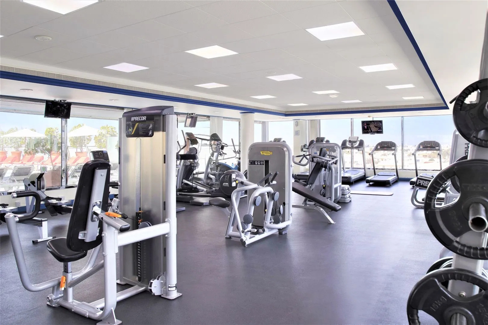 Photo - Towers Rotana - Dubai