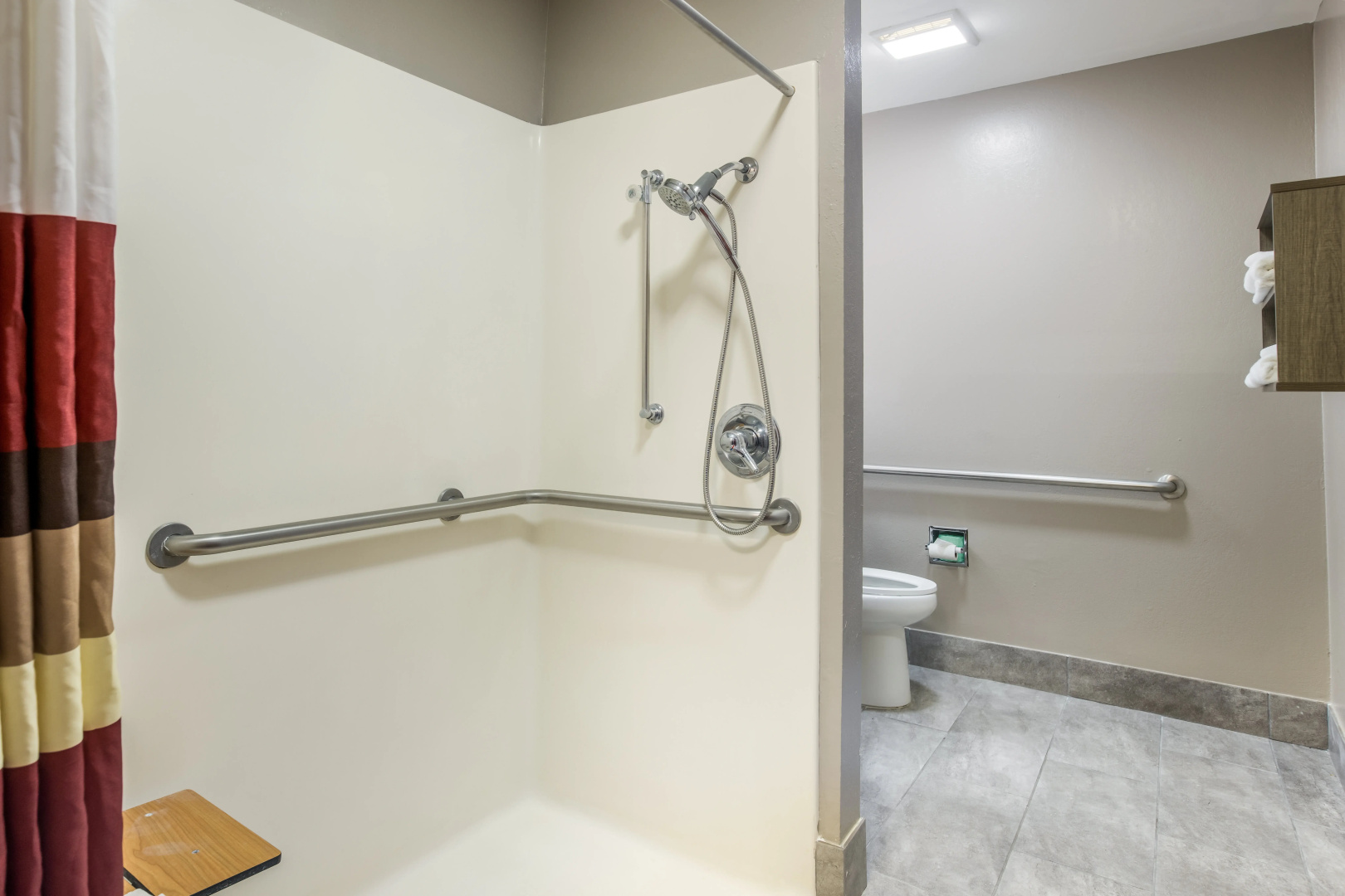 Photo - Red Roof Inn PLUS+ & Suites Savannah - I-95