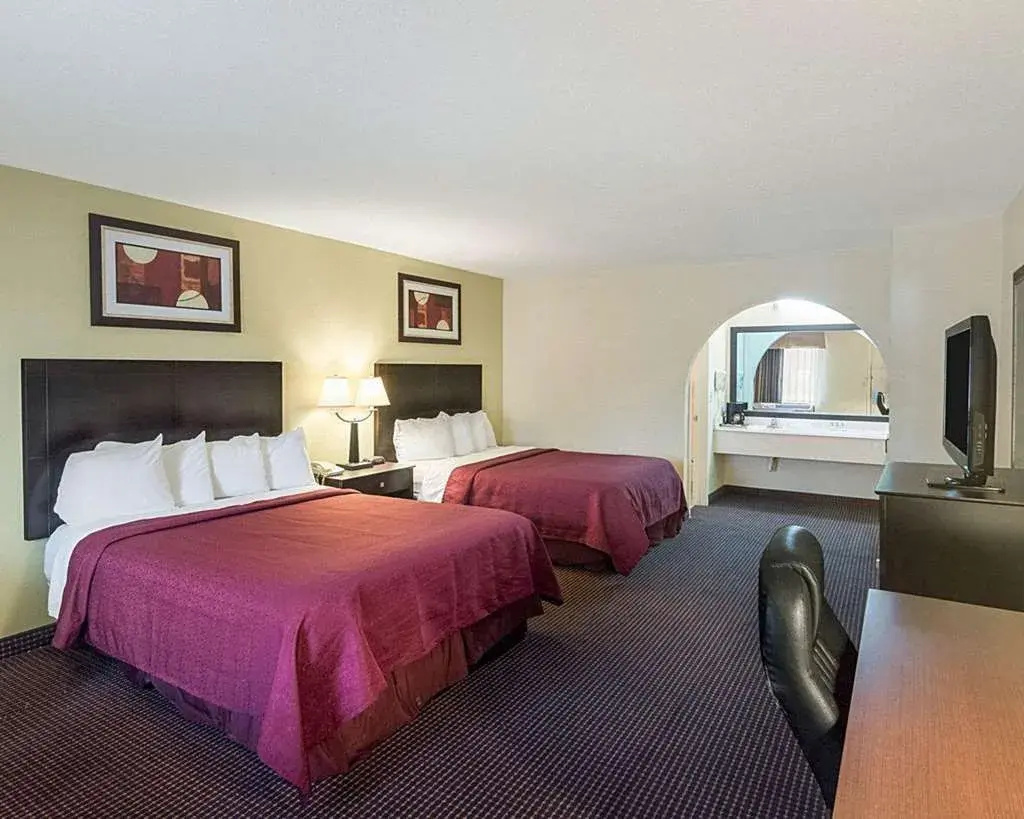 Photo - Econo Lodge Inn & Suites West - Energy Corridor