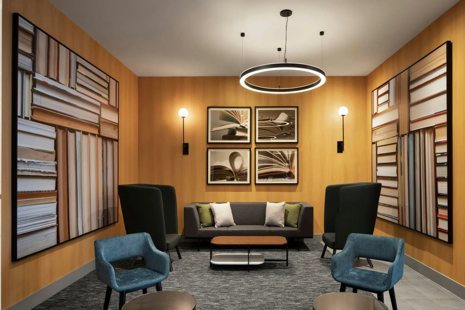Photo - Courtyard by Marriott Montreal Airport