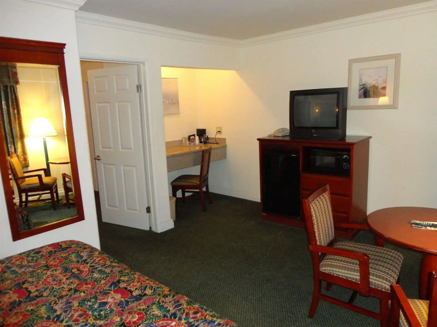 Photo - Redondo Inn and Suites