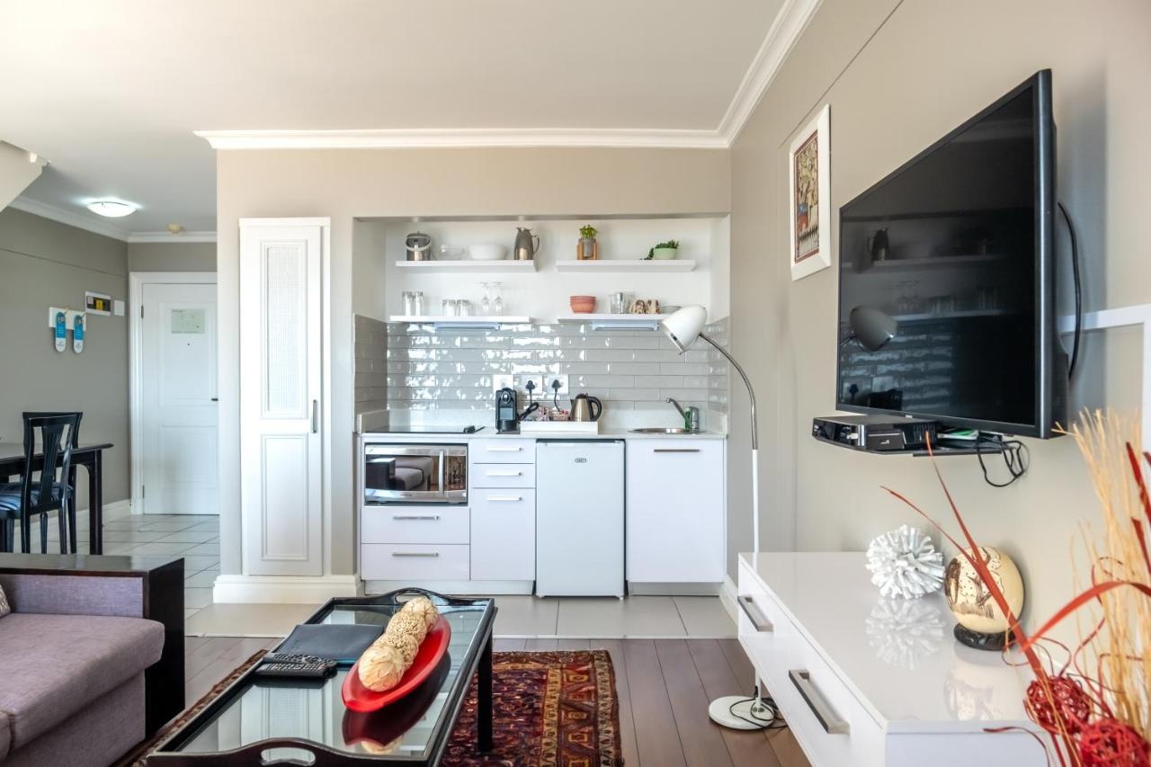 Photo - The Bantry Bay Aparthotel by Totalstay