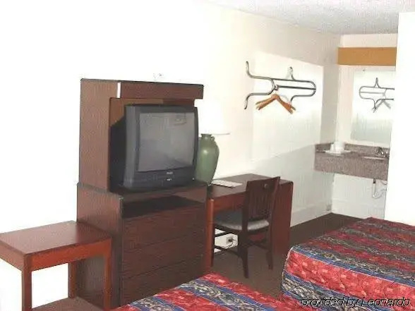 Photo - Hilltop Inn