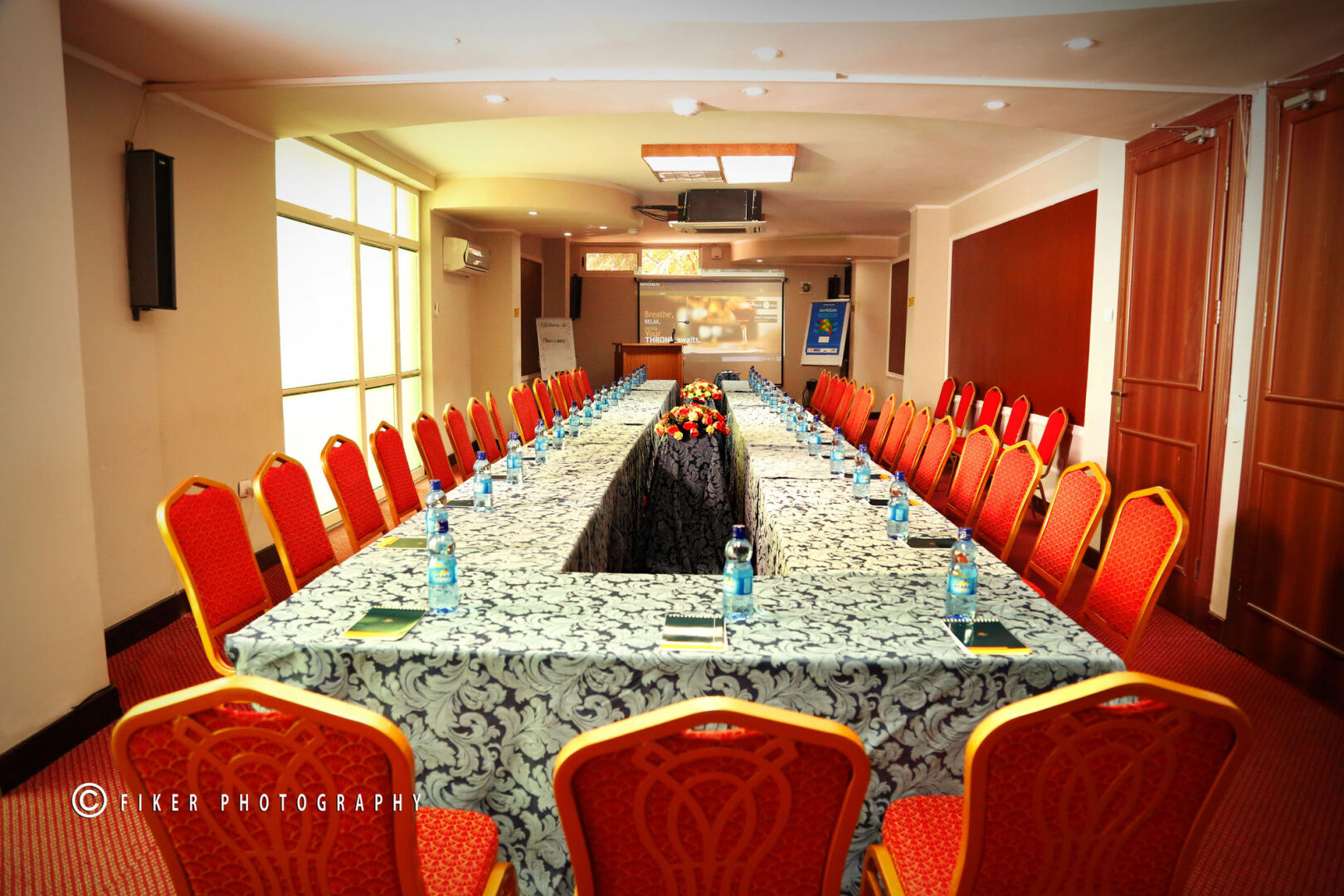 Photo - Monarch Hotel