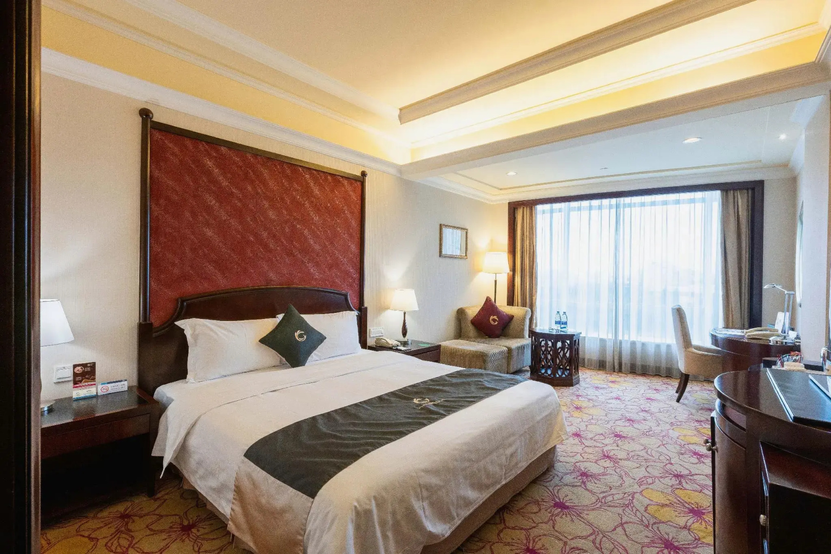 Photo - Royal Marina Plaza