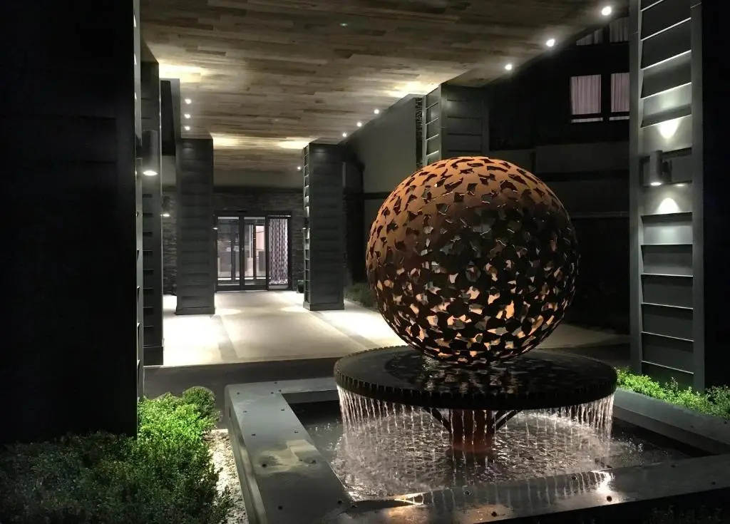 Photo - Boulevard Hotel