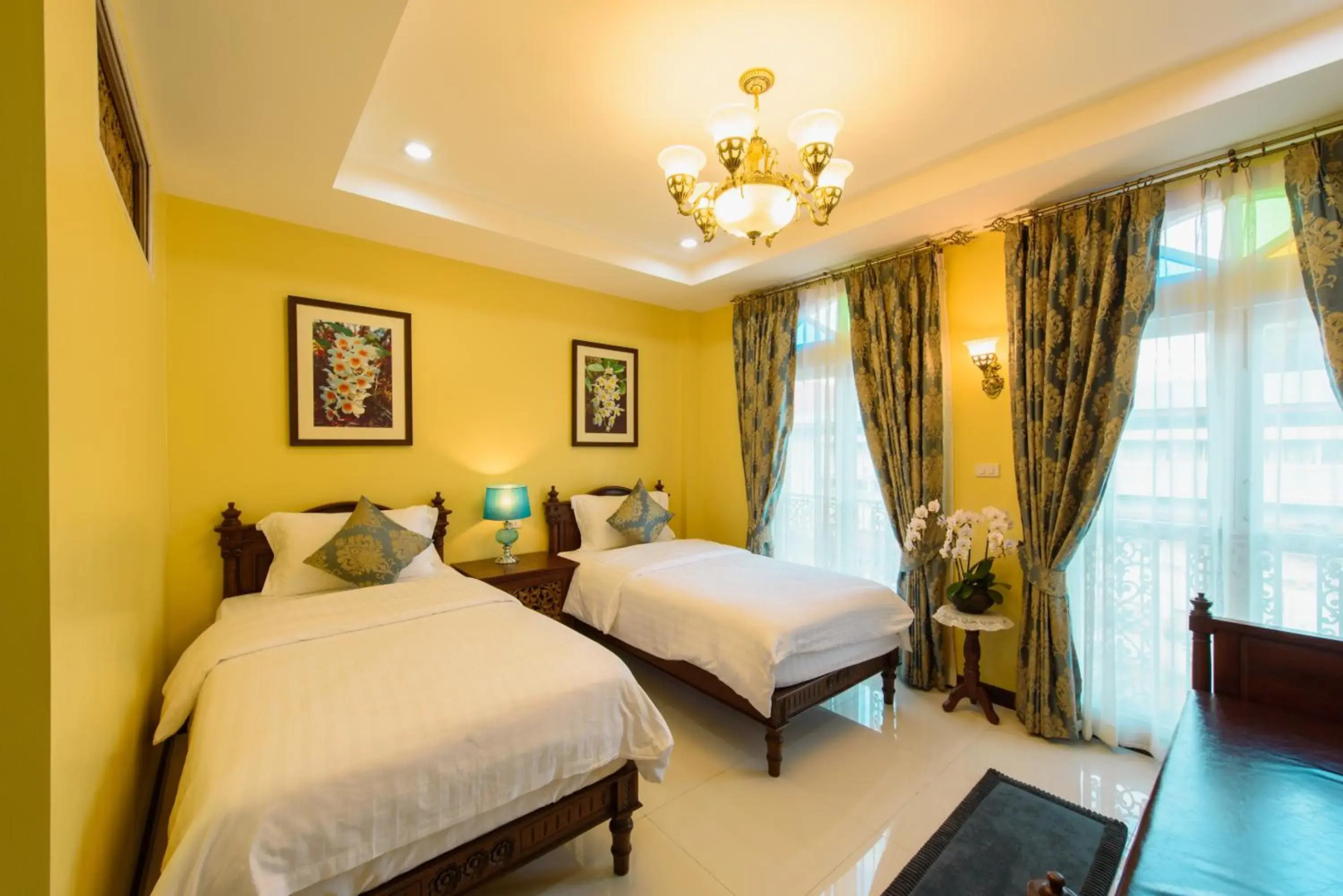 Foto - The Velvet Orchid