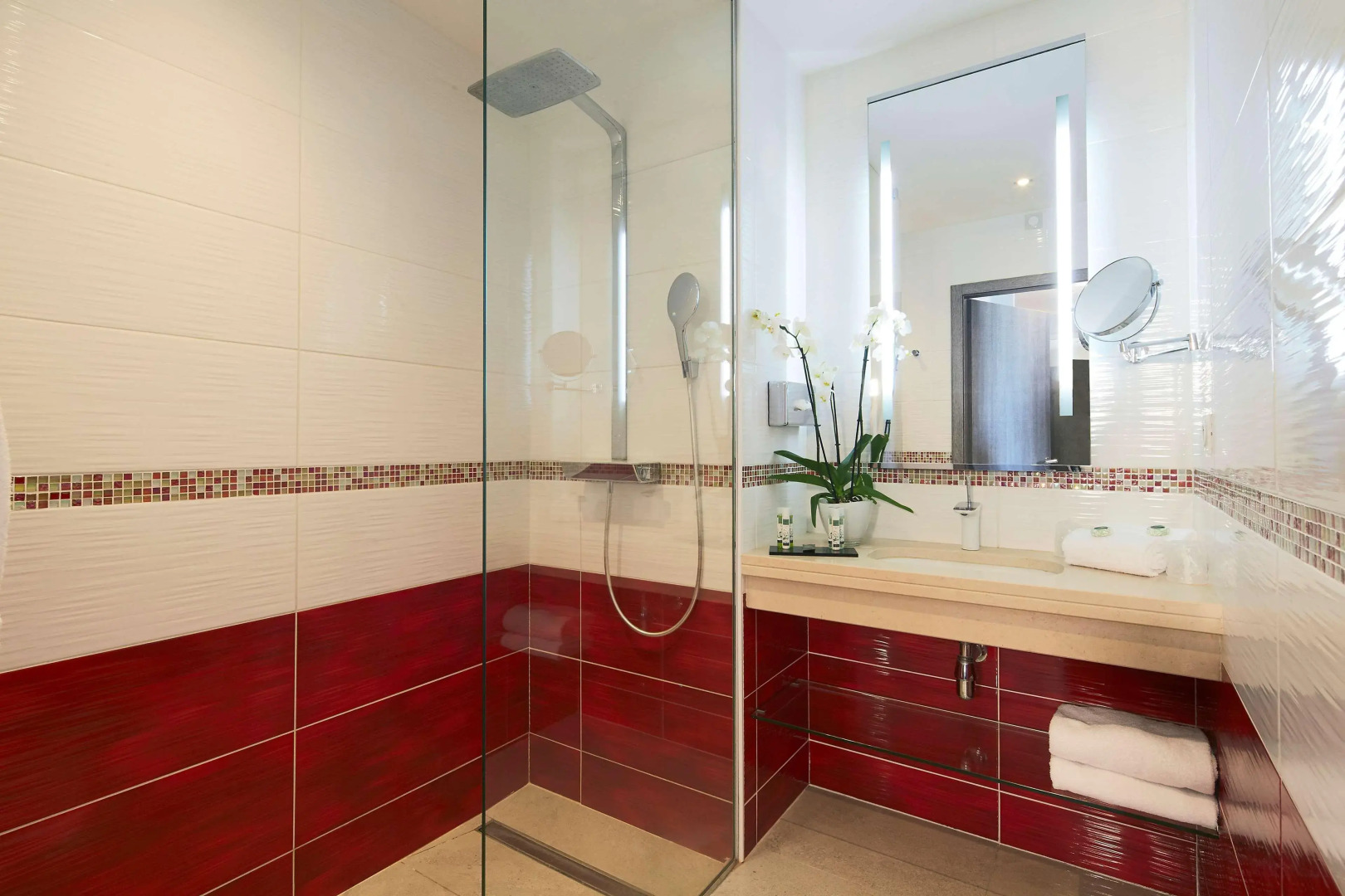 Foto - Kyriad Prestige Lyon Est - Saint Priest Eurexpo Hotel and SPA