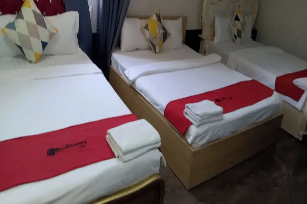 Foto - CROWNE MEOW BÙI VIỆN HOTEl 2