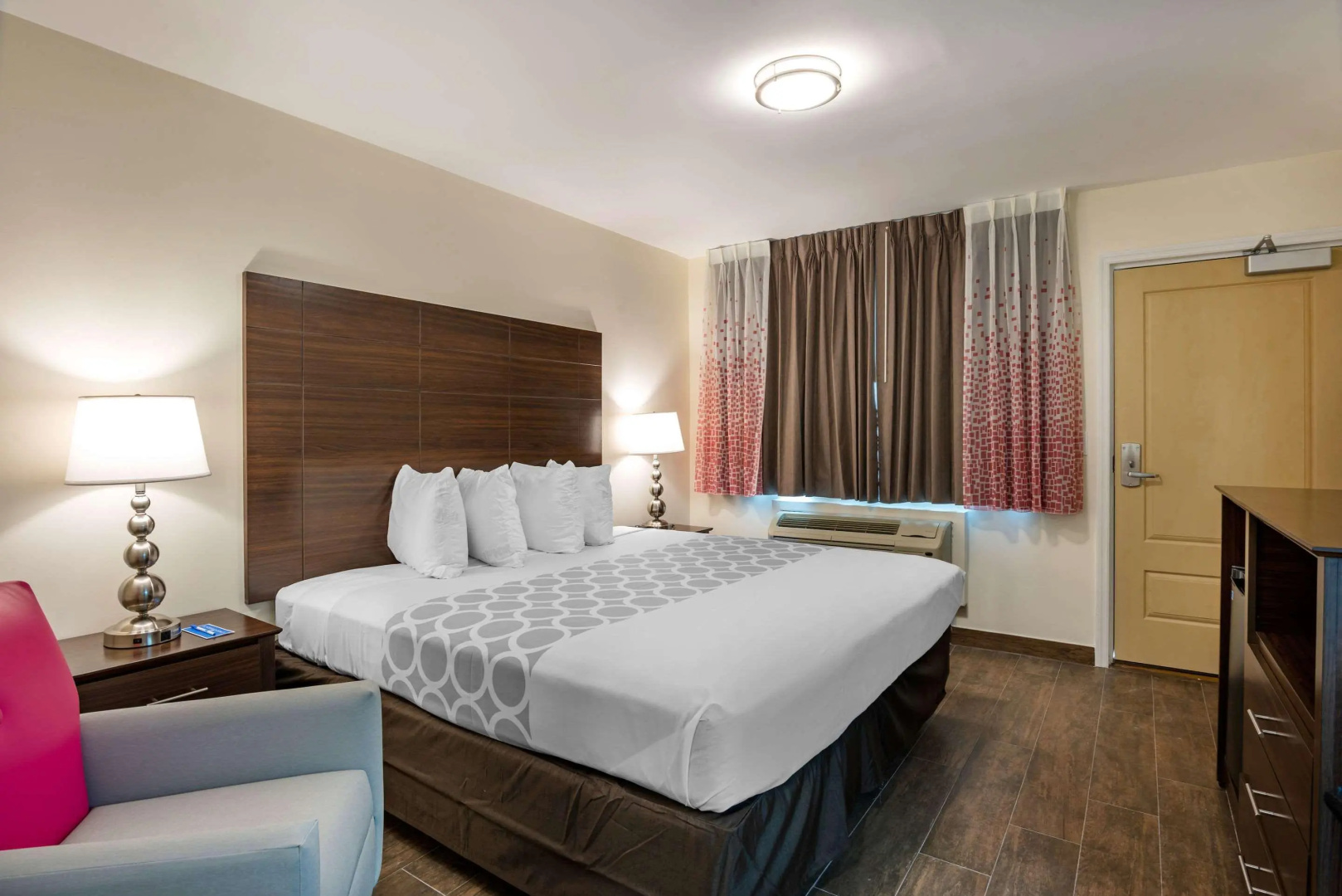 Photo - Downtown Hollywood Gardens Inn & Suites