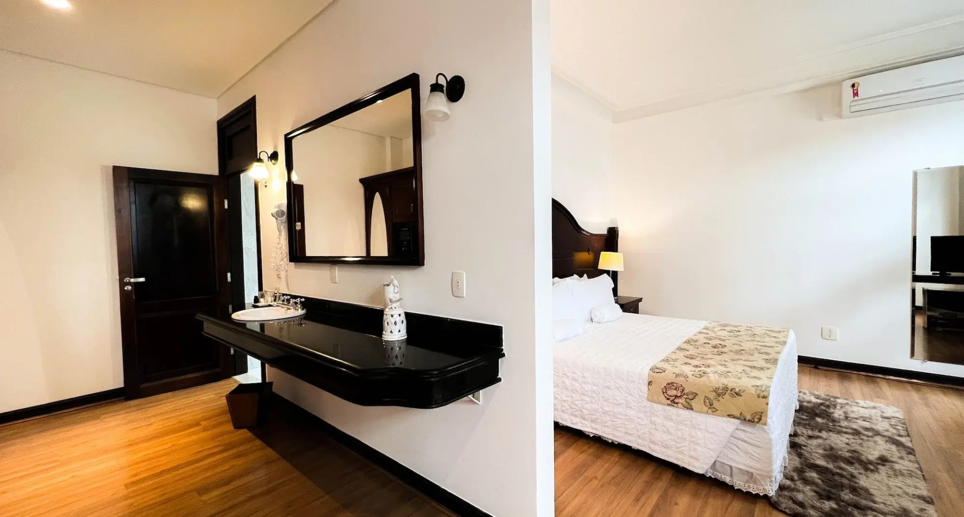 Foto - Johnscher by SJ - San Juan Curitiba