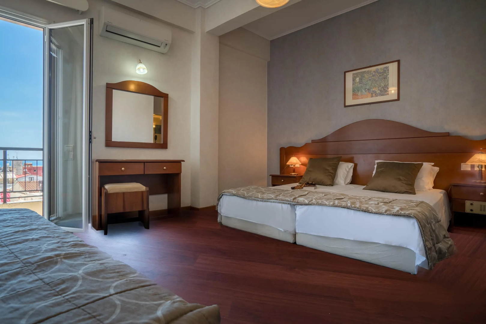 Photo - Diana Hotel
