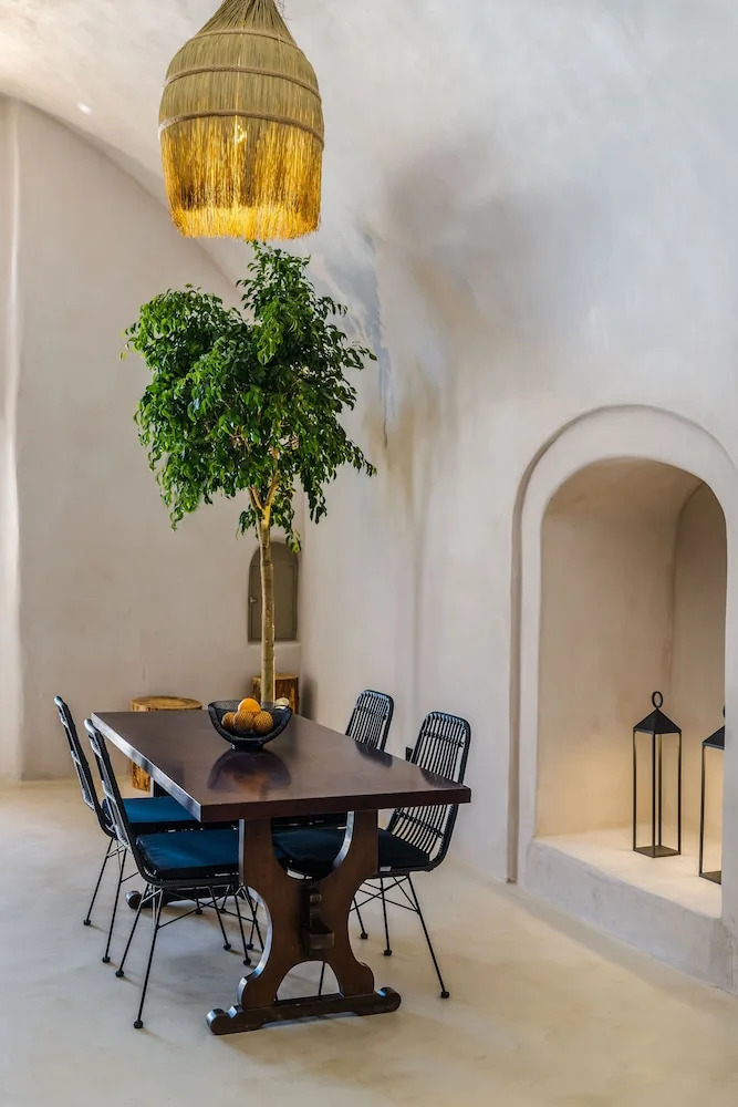 Foto - Phaos 1870, A restored Winery